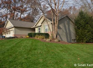 10081 Hidden Pond Dr NE, Rockford, MI