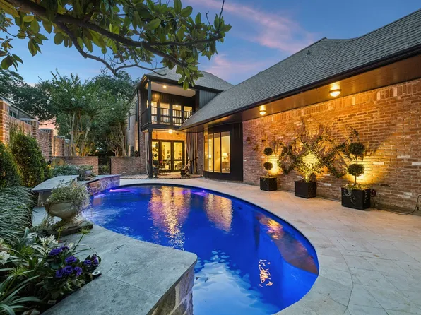 12 E Broad Oaks Dr, Houston, TX 77056