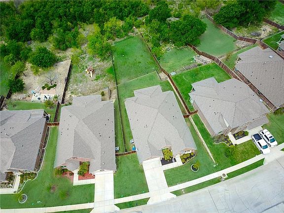 4th image of 1013 Bentley Dr