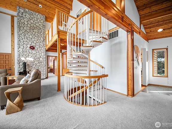 5th image of 219 Dempsey Road