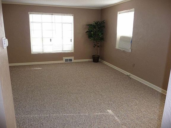3rd image of 1806 S Vermont Ave APT 1