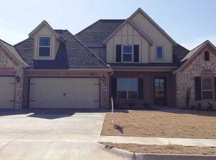 3404 Kirkwood St, Rogers, AR 72758