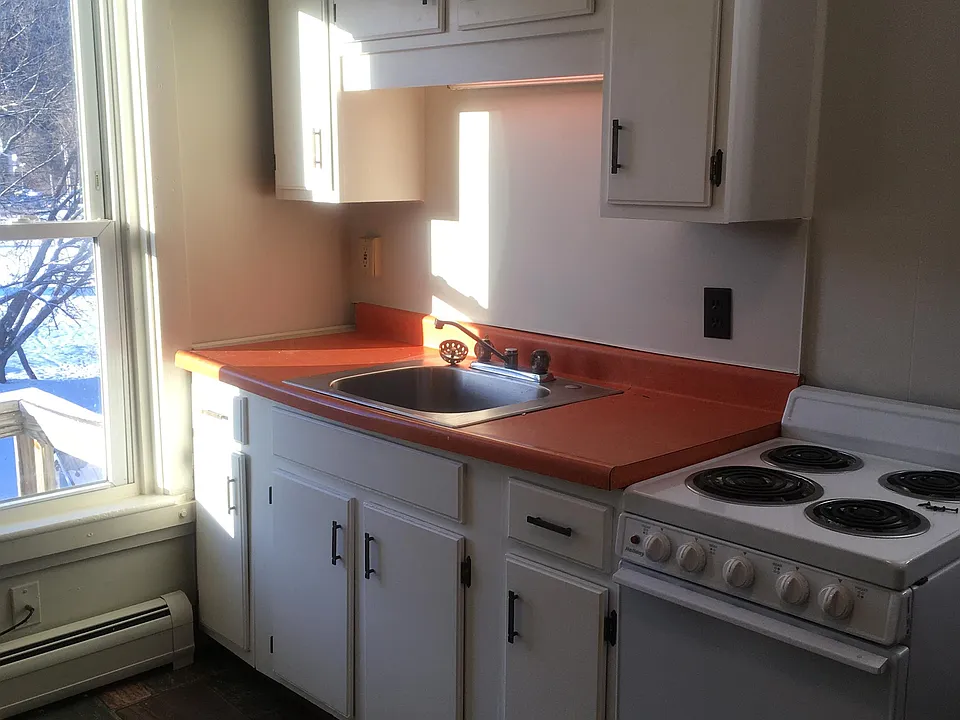 189 Main St #4