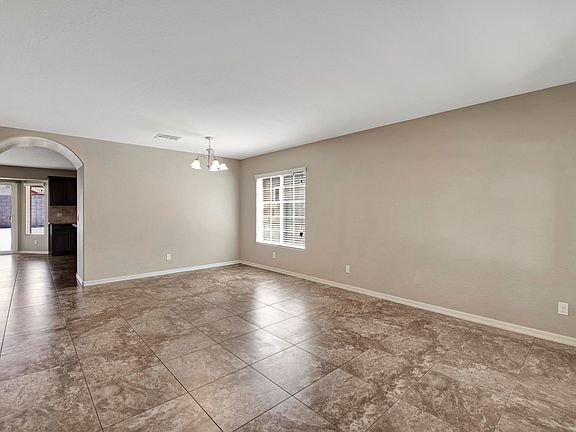 5th image of 2727 W Sunland Ave