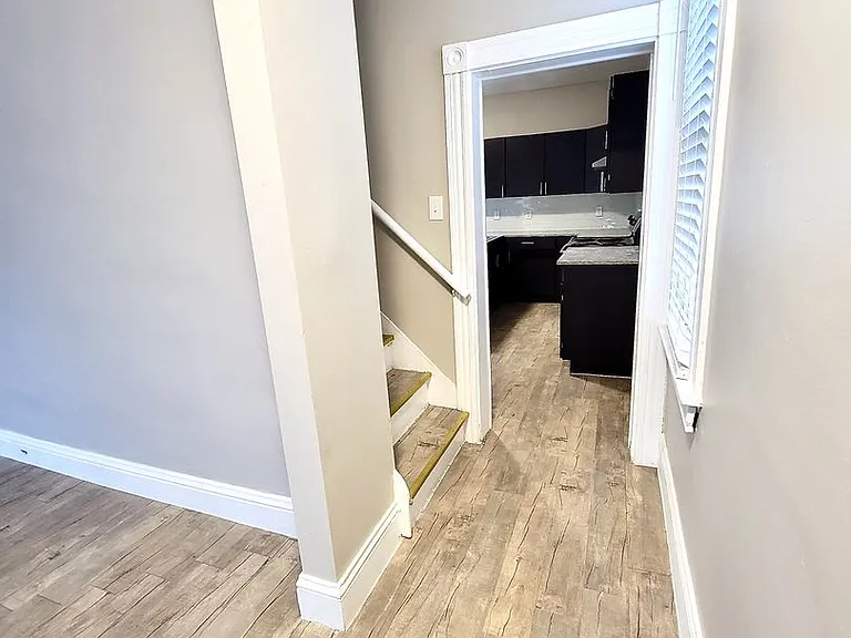 1407 Virginia Ave — Photo 9