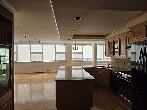 4th image of 40 E Cedar St APT 21C