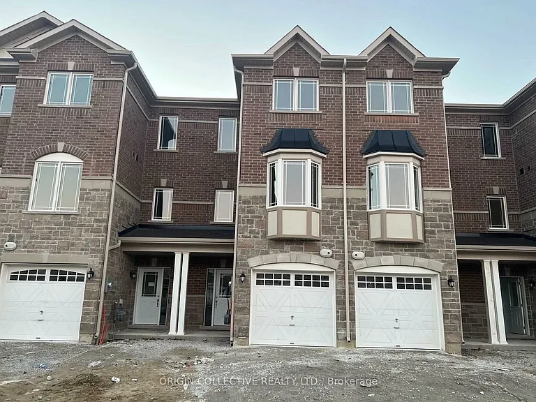 34 Milson Cres #TOP — Photo 1