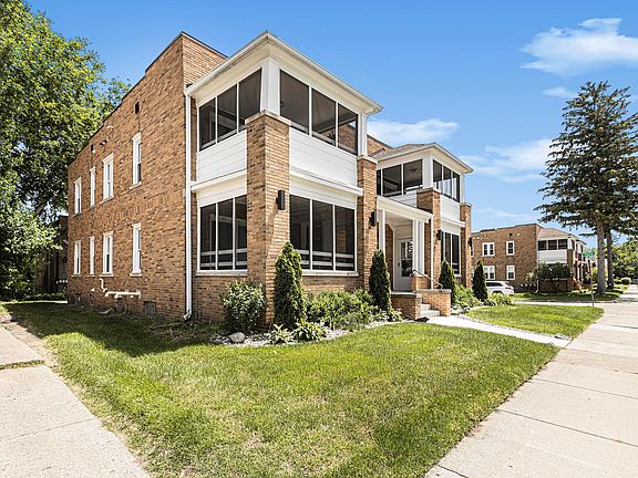 2nd image of 211 S Pleasant St APT 3