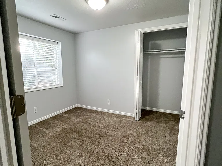 1528 W Duffys Ln — Photo 21