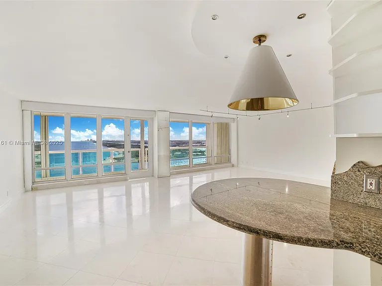 2100 S Ocean Ln #2007 — Photo 7