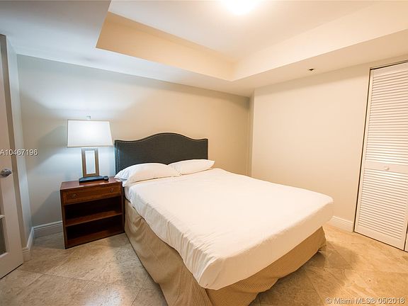 3rd image of 1717 N Bayshore Dr APT 1155