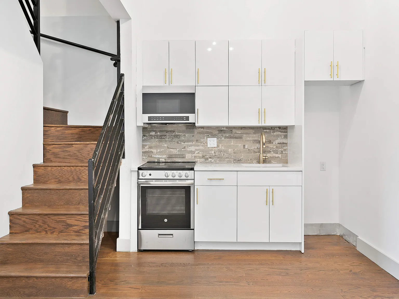 896 New York Avenue — Photo 3