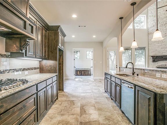 5th image of 11662 Oleander Dr