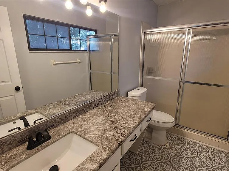 819 SW 57th Ter — Photo 12