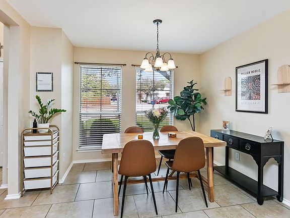 3rd image of 7903 Woodchase Dr