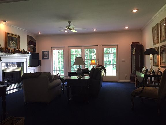 4th image of 2115 Grooms Ln