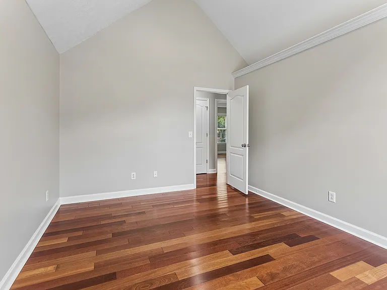 131 Savannah Ridge Dr — Photo 31