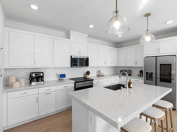 5th image of 12092 Riley Ln