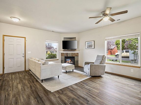 5th image of 61210 Larkspur Loop