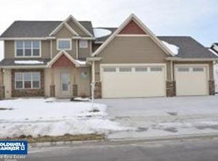 559 Pebblestone Cir, Hobart, WI 54155