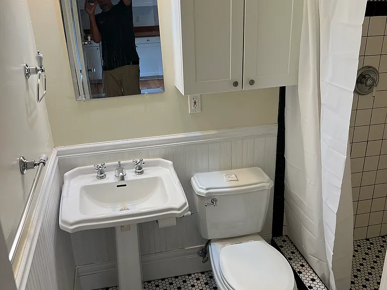 420 NE Birch St #204 — Photo 6