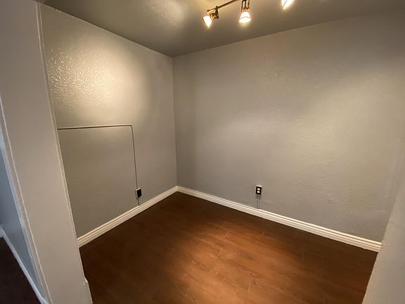4th image of 1126 E San Antonio Ave #1