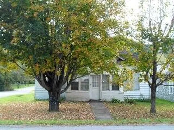 838 Front St E, Coeburn, VA 24230