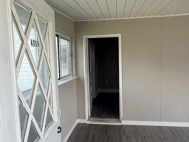 406 Front St #2 — Photo 3
