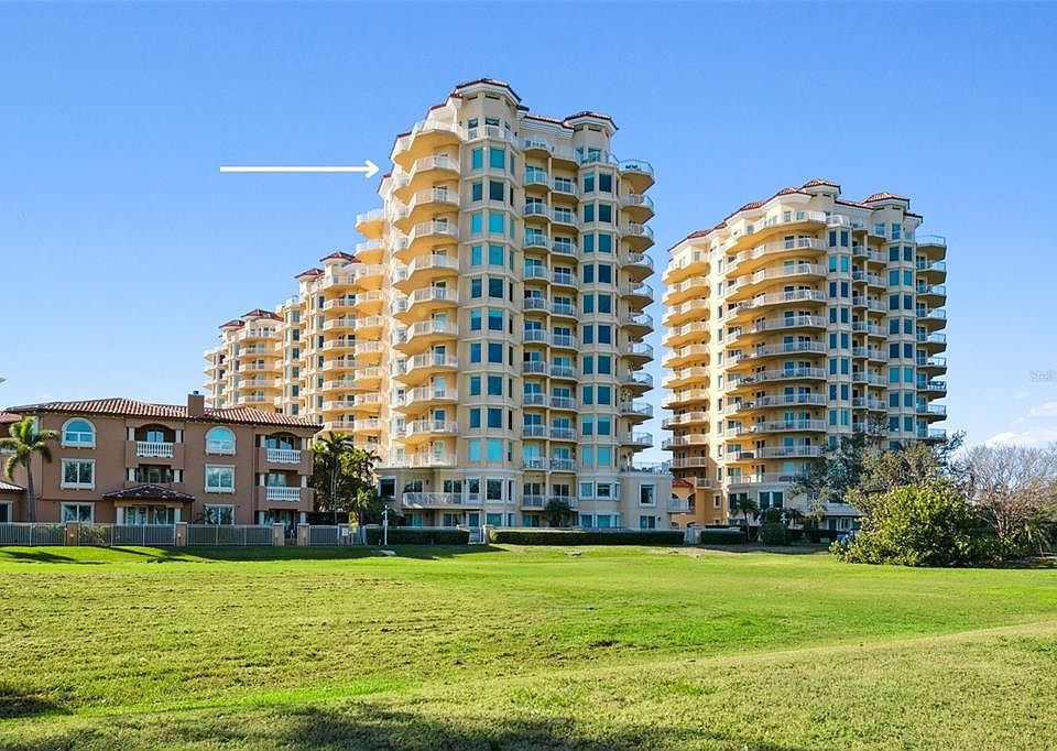1st image of 555 5TH AVENUE NE #1243