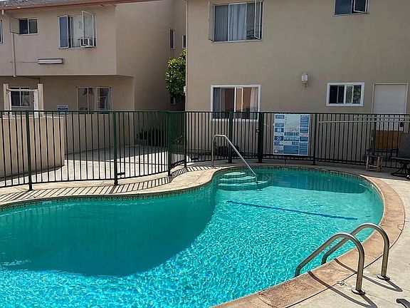 5th image of 1720 N Harvard Blvd APT 6