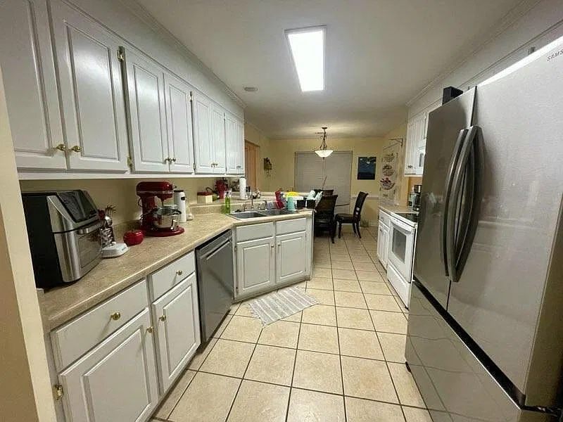 3 bed, 2.0 bath, 1516 sqft, $1,800 — Photo 4