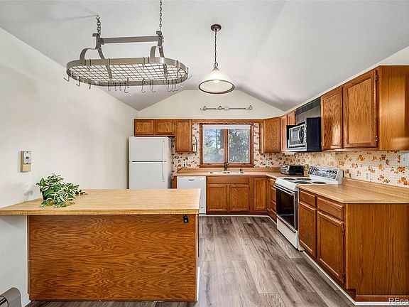 3rd image of 33411 Lake Lane