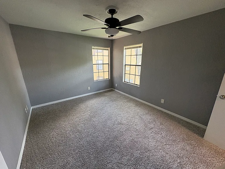 355 Lakepointe Dr #203 — Photo 6