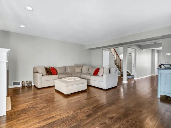 568 Race Place #568, Oakdale, NY 11769