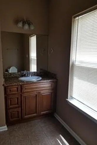 2309 Louisa St — Photo 2