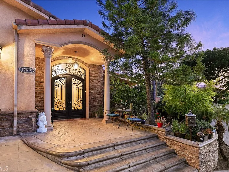 10610 Oak Tree Way — Photo 5