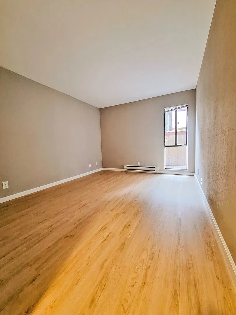 Beautifully Remodeled 1bd Condo With Pool & Caport — Photo 3