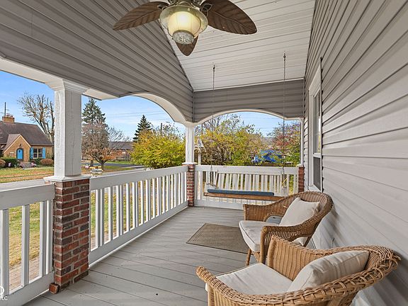 4th image of 1734 Southview Dr