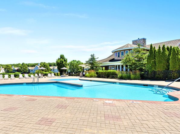 312 Walden Ct