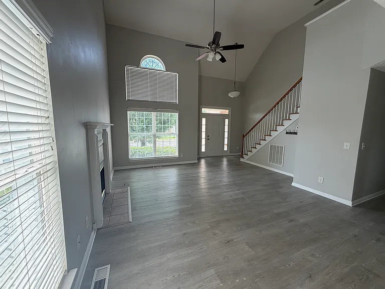 137 Sumner Meadows Ln — Photo 4
