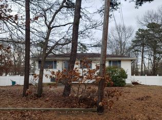 21 Terapin St, Mastic, NY 11950