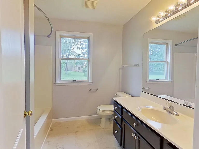 212 Ark Dr — Photo 4