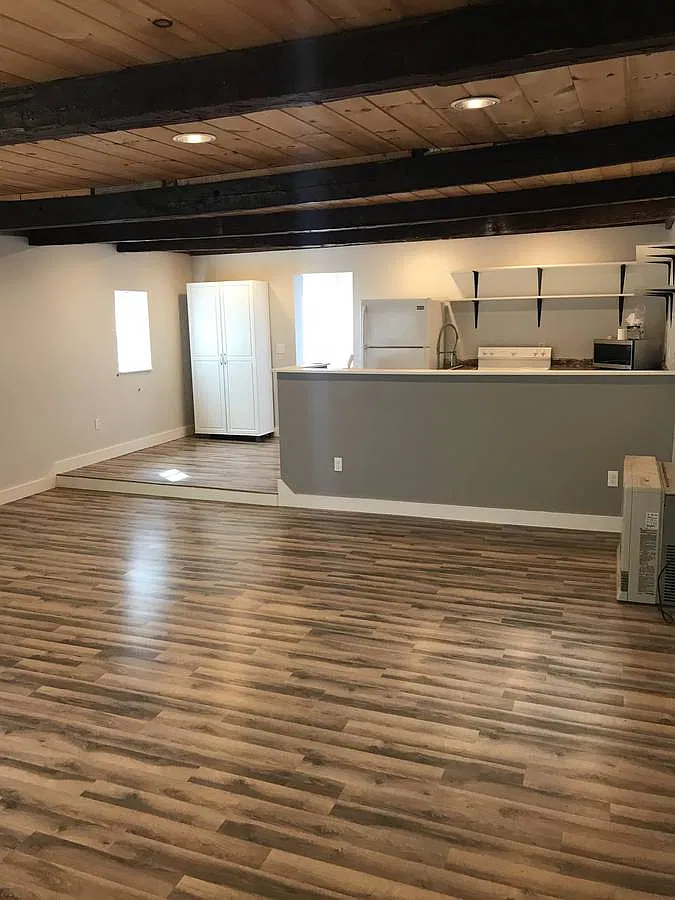 3 bed, 1400 sqft, $1,900 — Photo 1