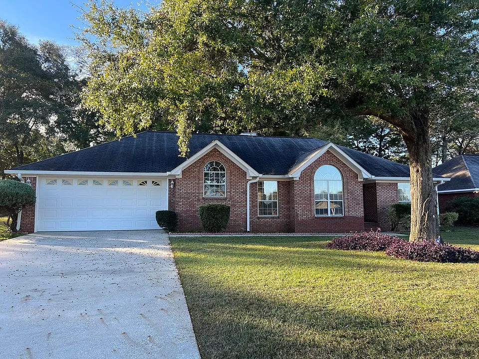 53 Michael Ln