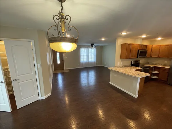 111 Hillview Ln, Burnet, TX 78611