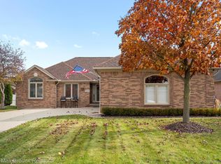 54284 Nicholas Dr, Macomb, MI