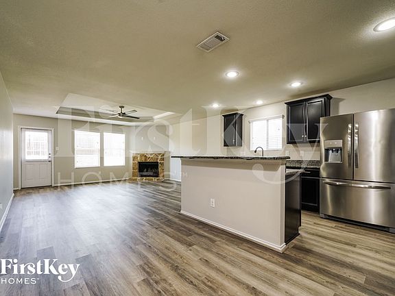 5th image of 133 Waxberry Dr
