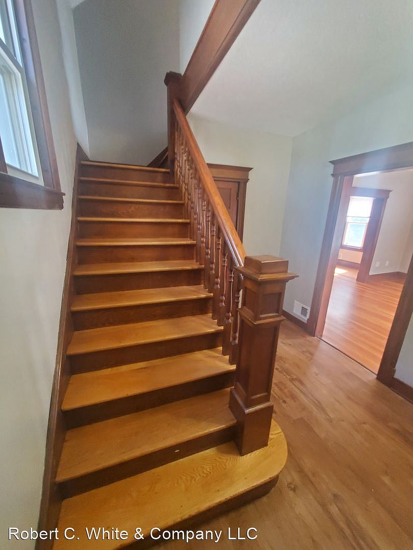 364 King St, Bristol, CT 06010 Zillow