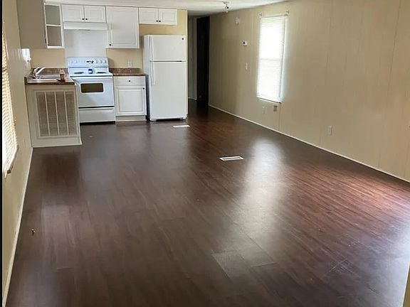 3rd image of 1623 Rossmore Rd