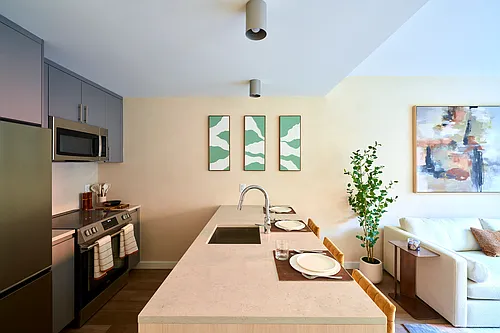 580 Gerard Ave Photo 1